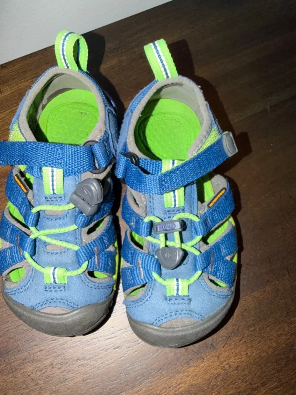 Keen Rubber Toe Newport Hiking Walking Sandals Size 9 Blue Green Waterproof